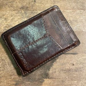 Leather Fossil magnetic card holder/ billfold.